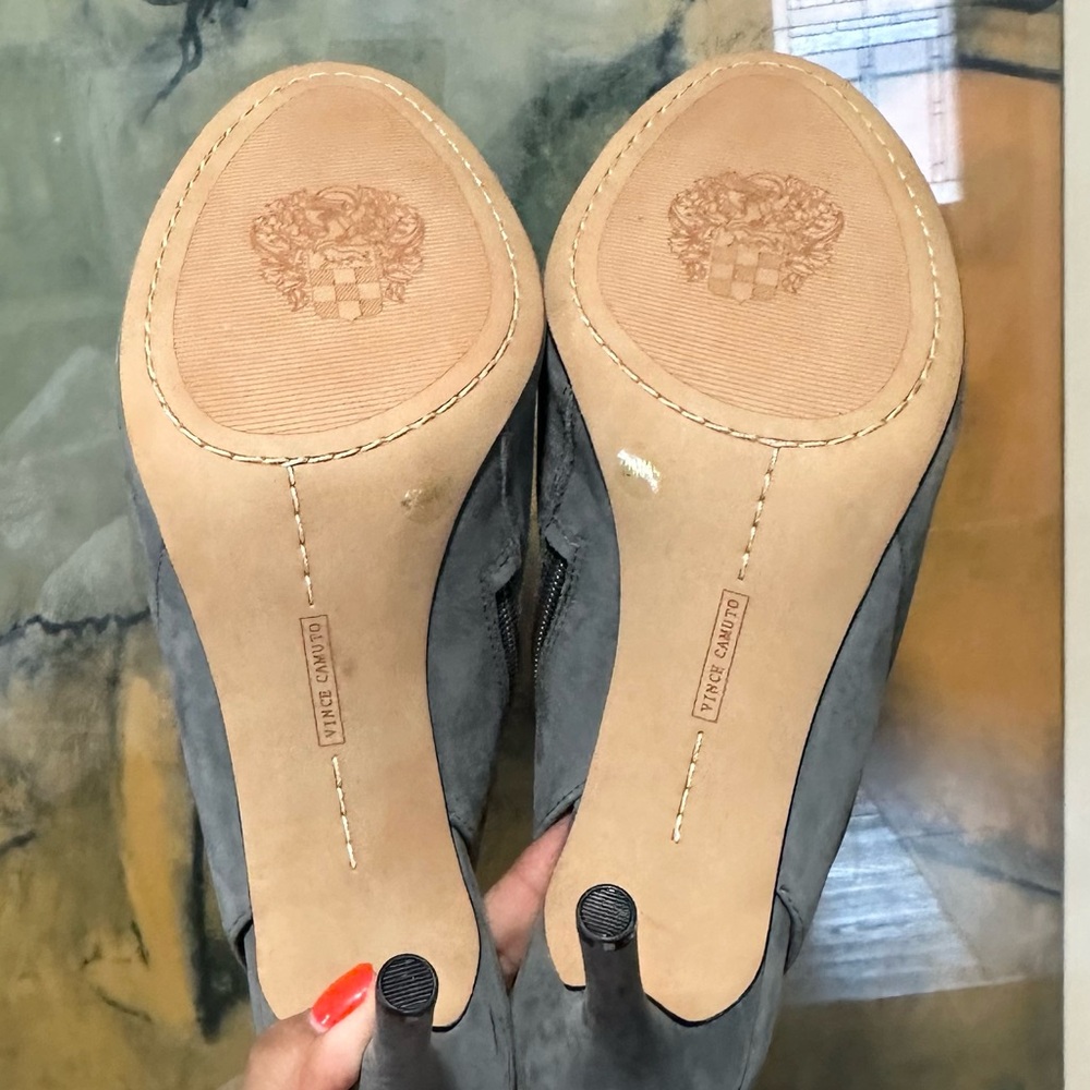 🌸VINCE CAMUTO🌸 Cholia Asymmetrical Sandal Bootie In Smoke Stack Nubuck Size: 12 - Picture 14 of 14